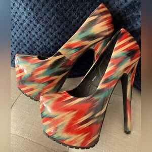 Y2K Charlotte Russe Ethnic Slash Multicolor Platform Stiletto Heels Pumps Size 7